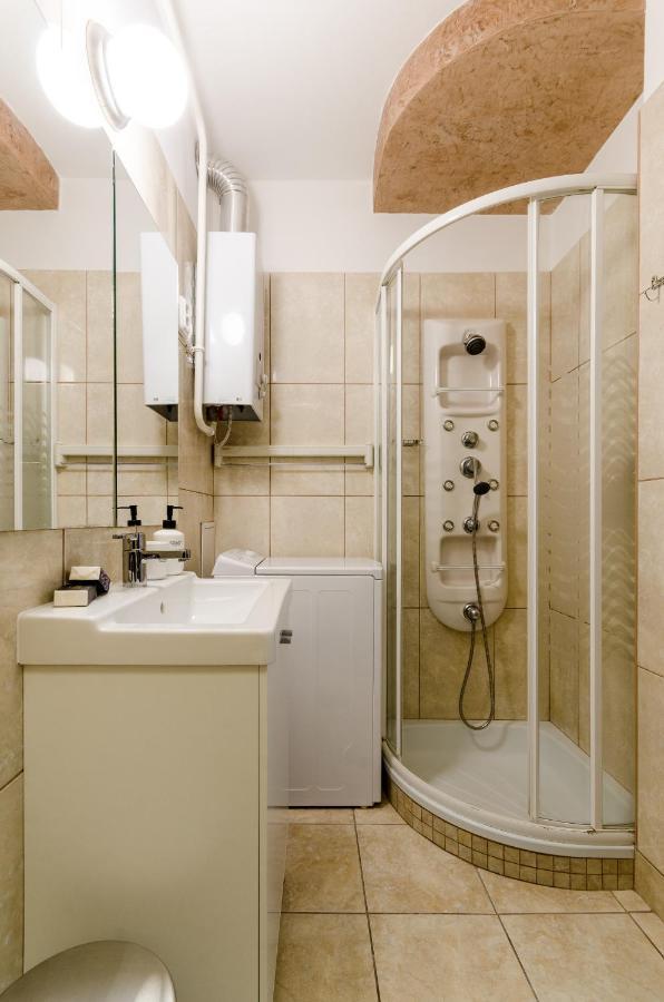 بودابست Paulay'S Studio Apartment In The City Center. المظهر الخارجي الصورة